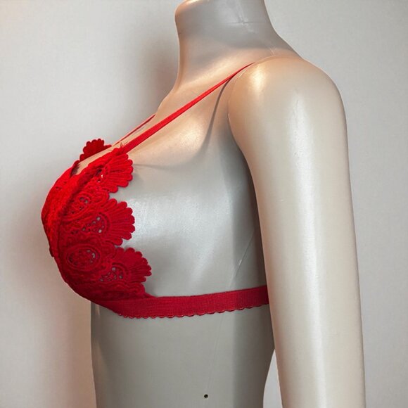 Red Women Red Lace Floral Bralette - Picture 2 of 5